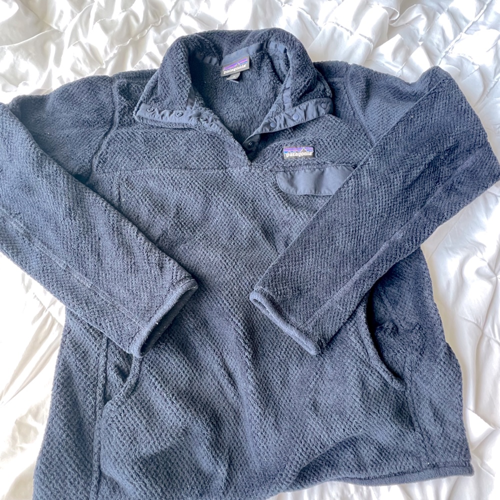navy blue patagonia!!!!